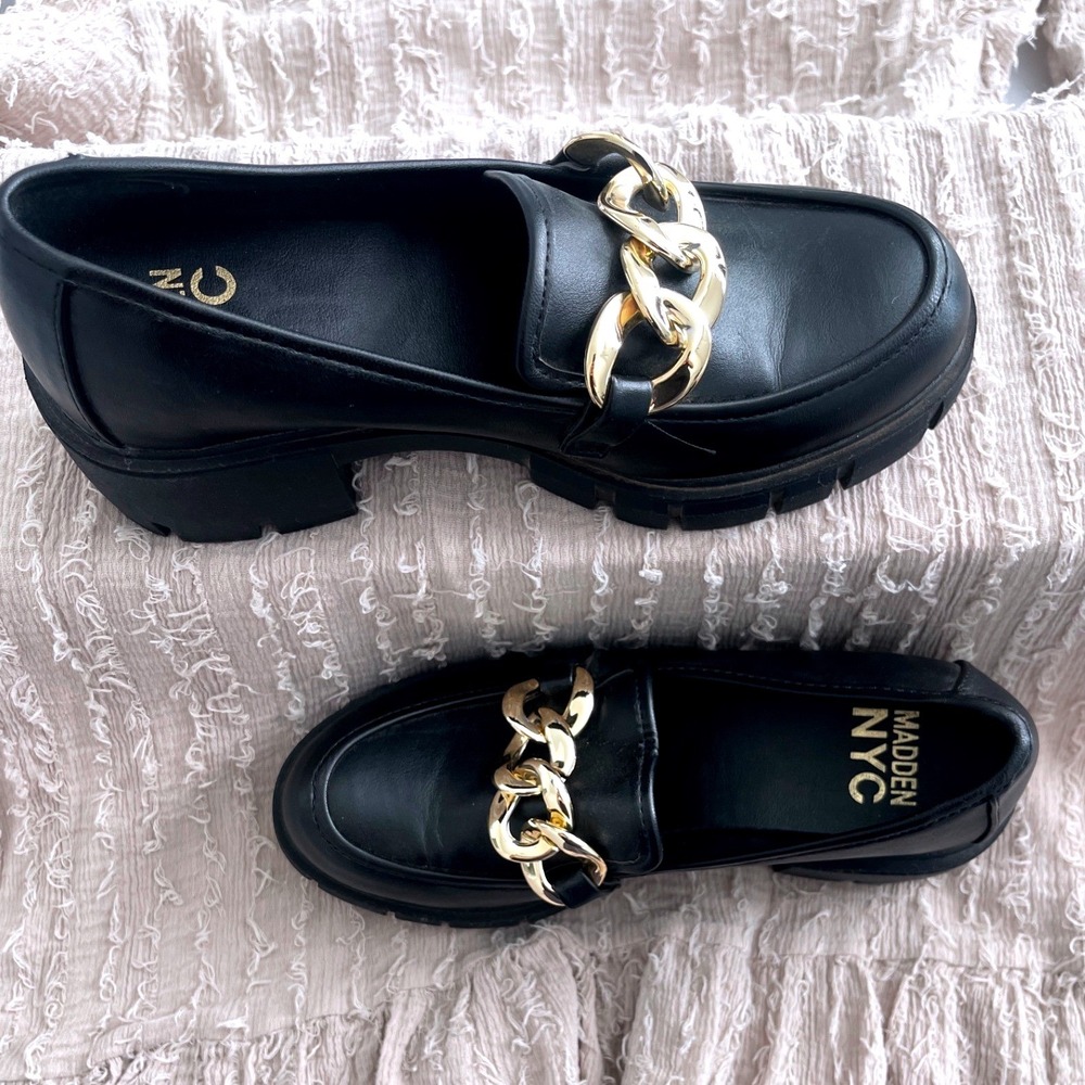 Madden NYC Womens Black Chunky Platform Loafers Gold Chain Link Lug Sole Size 6